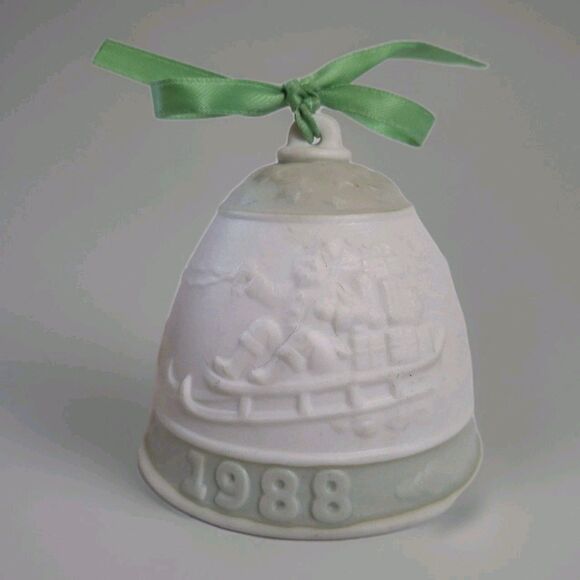 VTG Lladro 1988 Christmas Bell Porcelain Ornament Santa Sleigh Collectible Gift - Picture 1 of 4